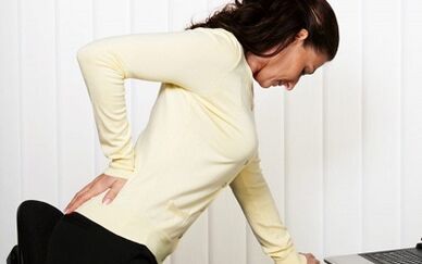 Léiriúcháin chliniciúla ar osteochondrosis lumbar